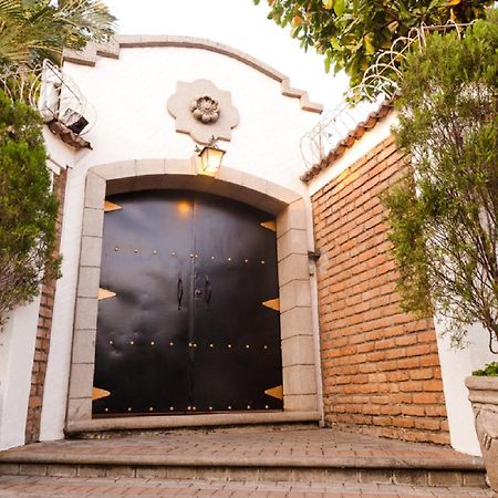 Hotel El Almendro Managua Exterior photo
