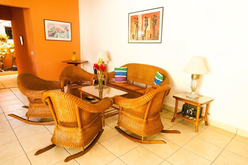 Hotel El Almendro Managua Exterior photo