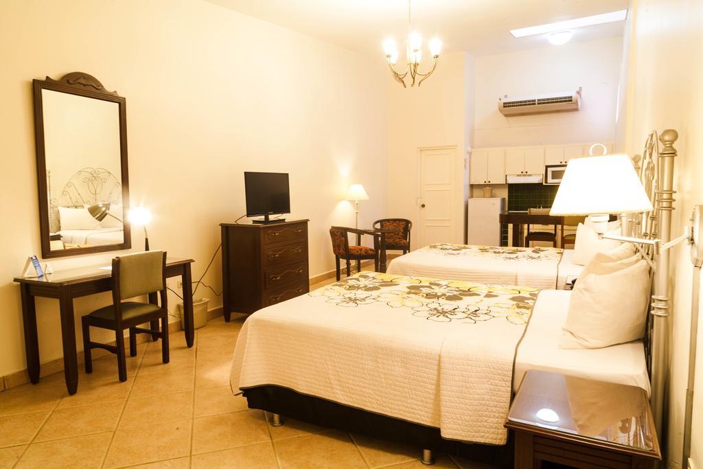 Hotel El Almendro Managua Exterior photo