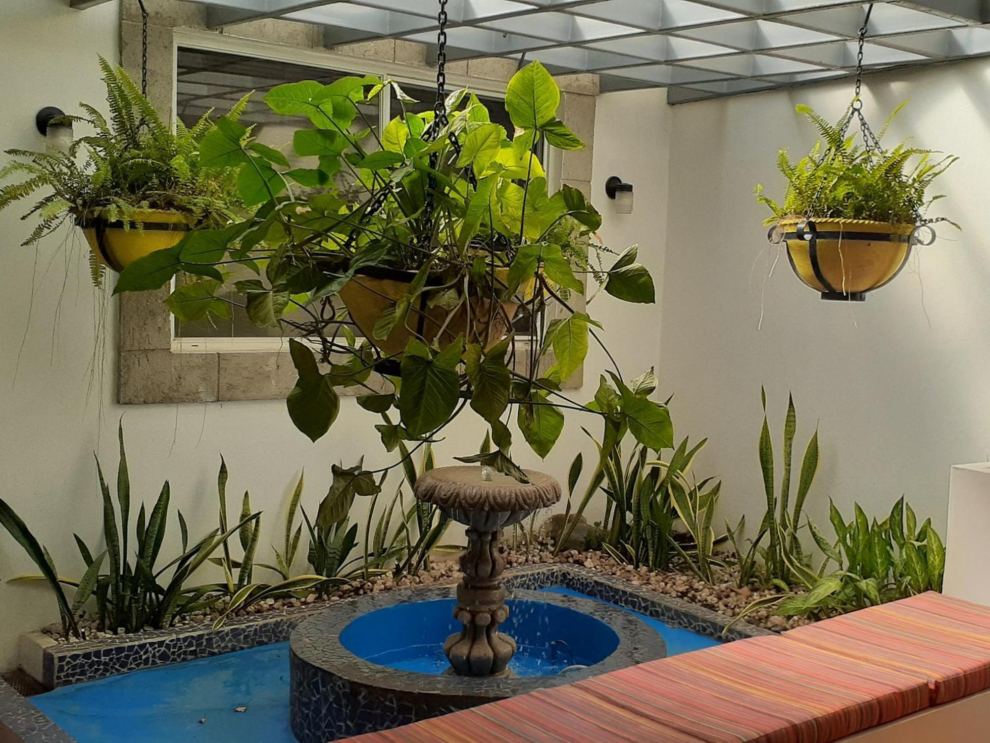 Hotel El Almendro Managua Exterior photo