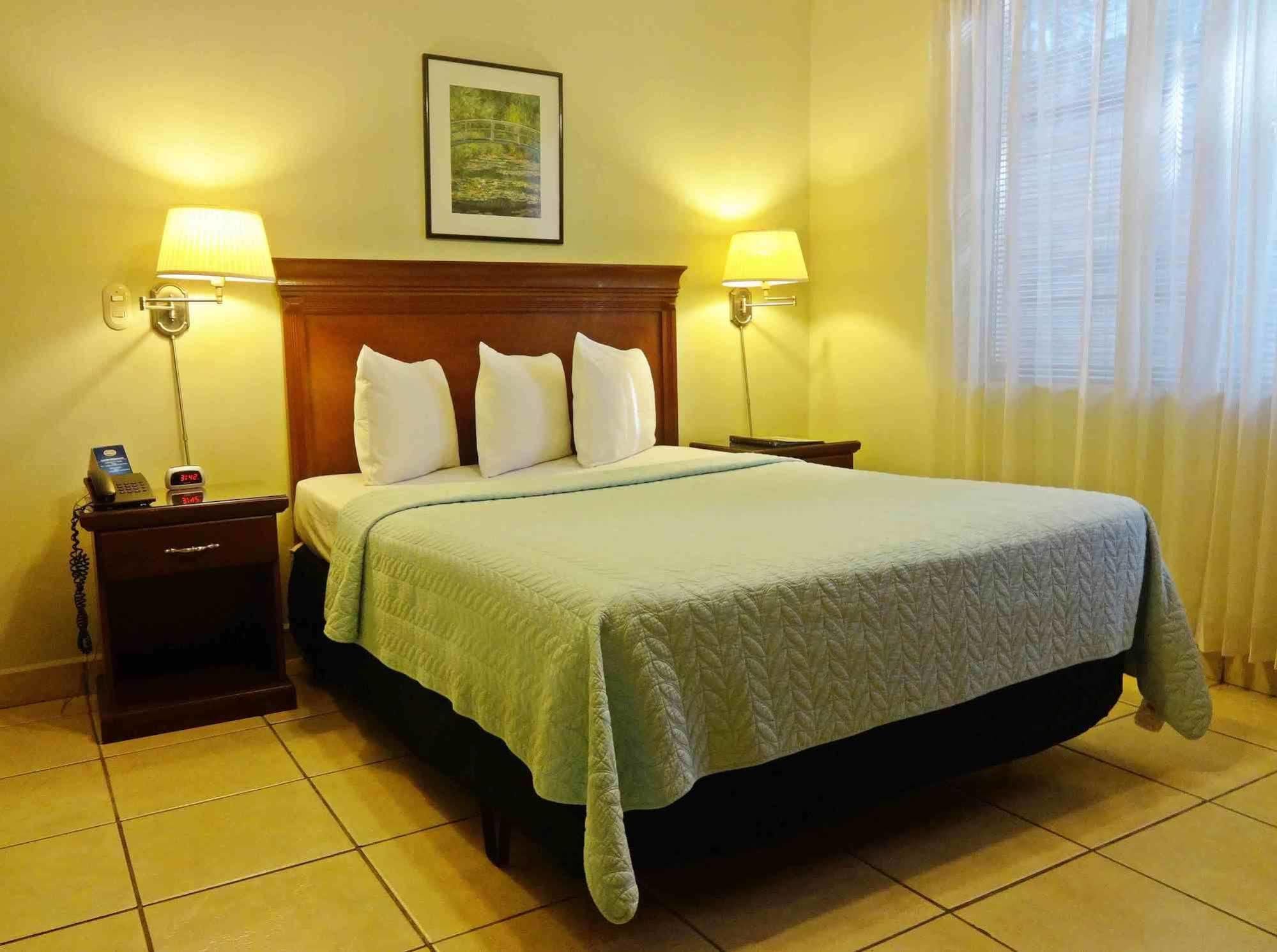 Hotel El Almendro Managua Exterior photo