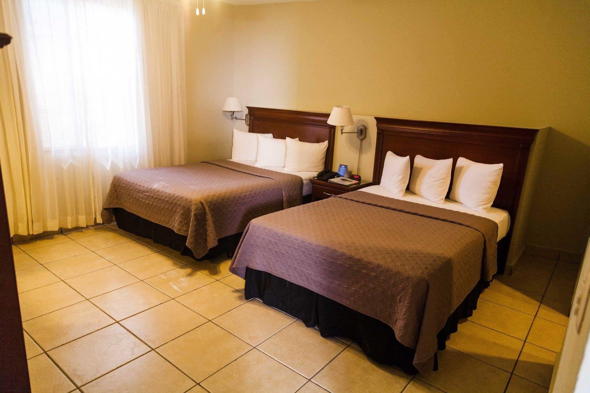 Hotel El Almendro Managua Exterior photo