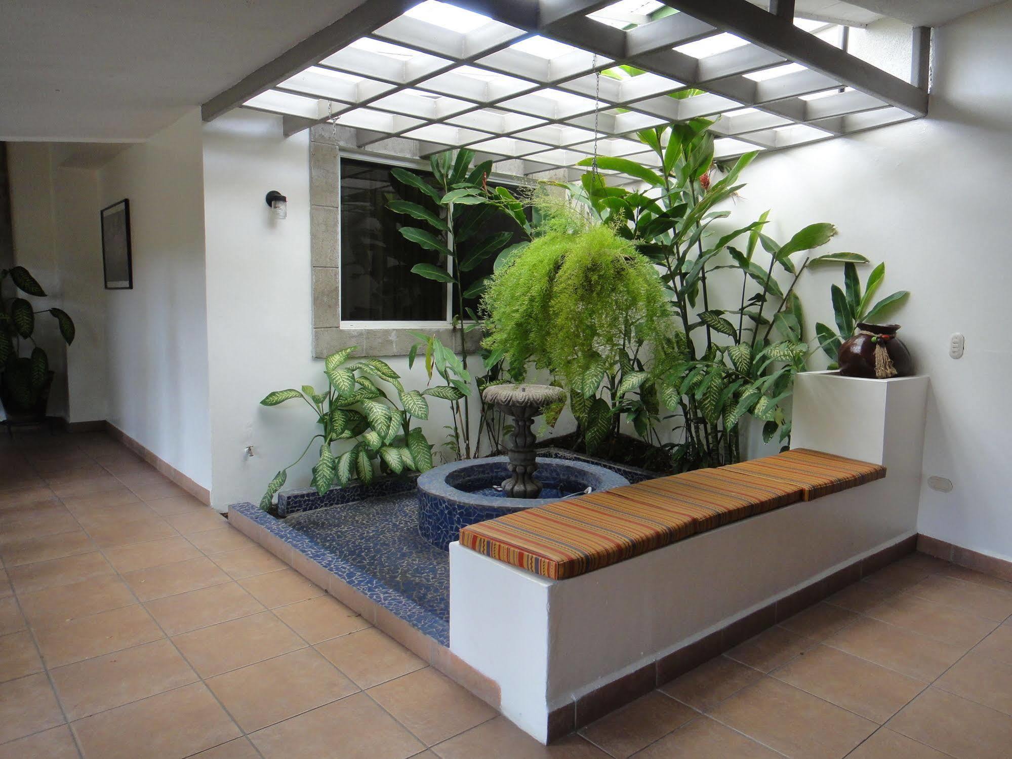 Hotel El Almendro Managua Exterior photo
